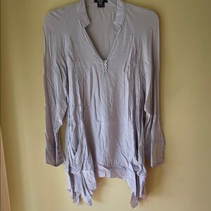 Flowy Light Gray Long Sleep Top Size Small